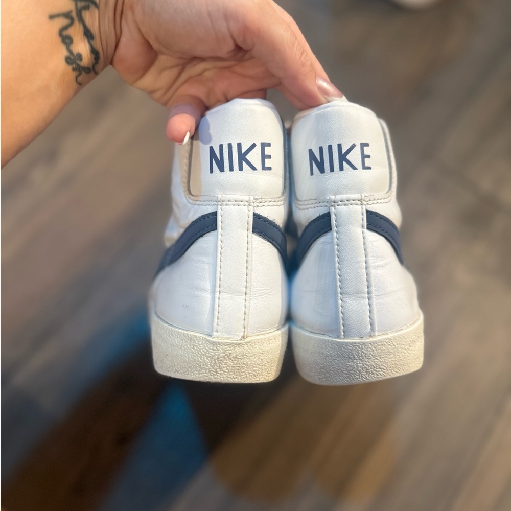 Nike Blazer Mid 77 Vintage White Blue Womens 7 CZ1055-125 - Picture 3 of 6